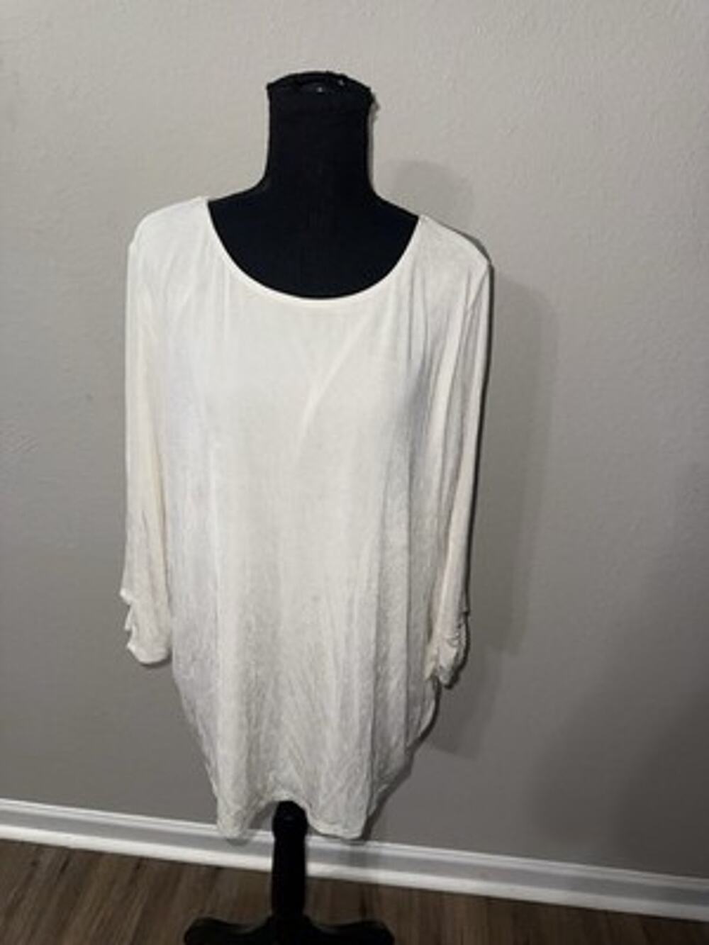 Chico's Travelers Off White Cream Scoop Neck Tunic Top Button Cuffs 3 XL 16/18